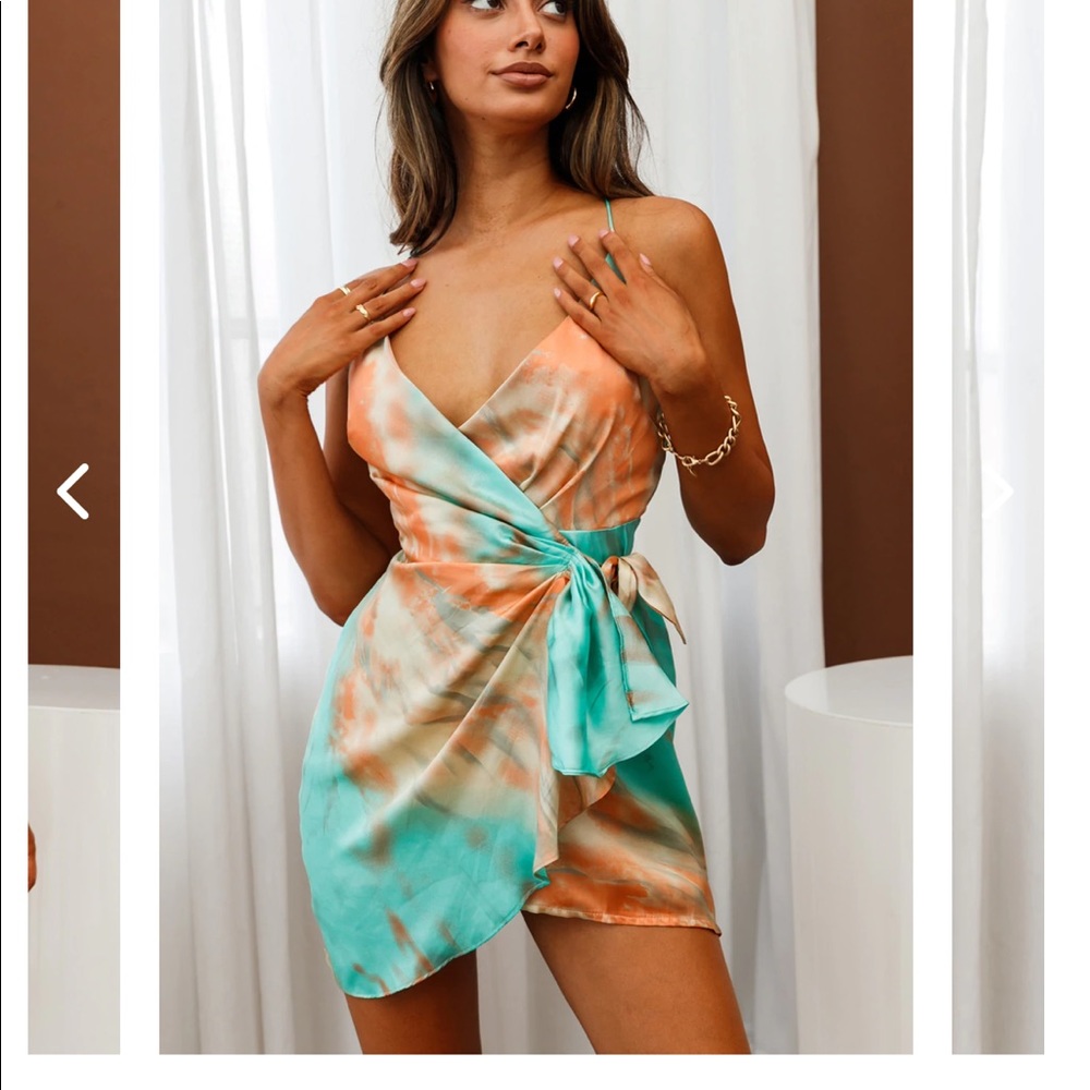 MEDELLIN GATHERED DETAIL SIDE-TIE WRAP DRESS TIE-DYE AQUA/ORANGE Selfie Leslie